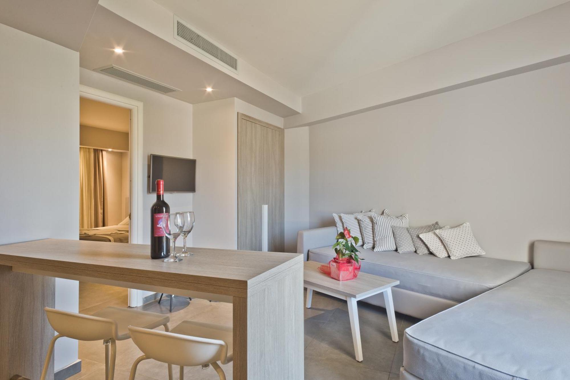 Parasol Luxury Hotel & Suites Adults Only Karpathos Esterno foto